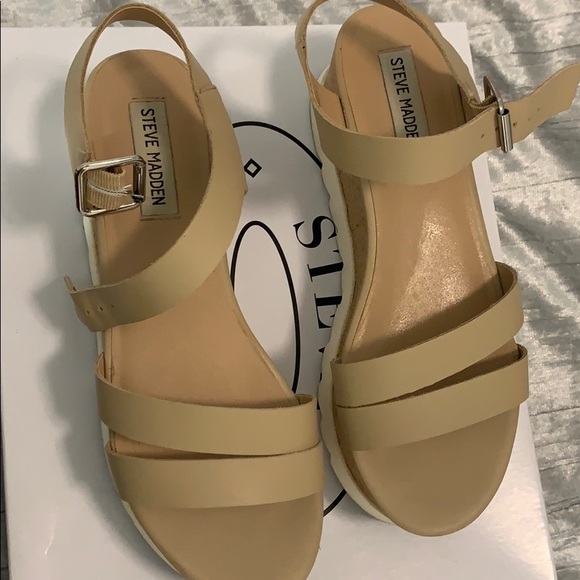 Sandals - Picture 3 of 4